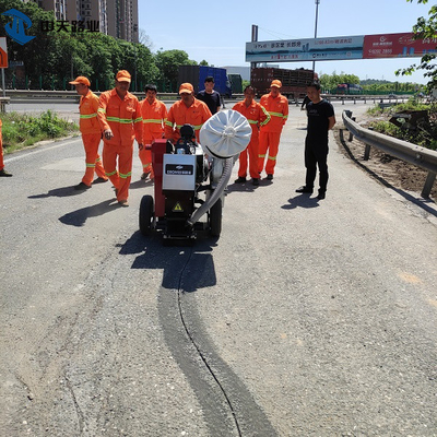 160 grados de Asphalt Road Maintenance Hot Tar del camino del sellante de la reparación para reparar el camino