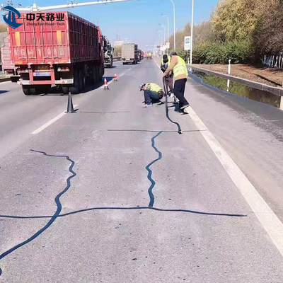 Pista de despeque que articula la cinta bituminosa del llenador de la grieta que impermeabiliza los 6cm x 3m m