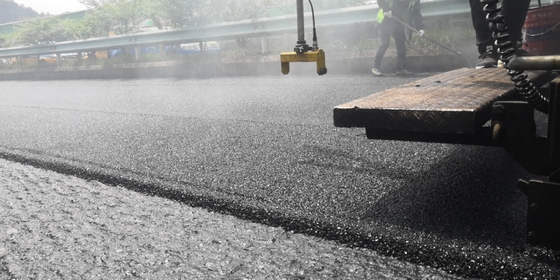 mantenimiento del pavimento concreto del 1.5cm los 2cm Asphalt Overlay Bitumen Road Repair